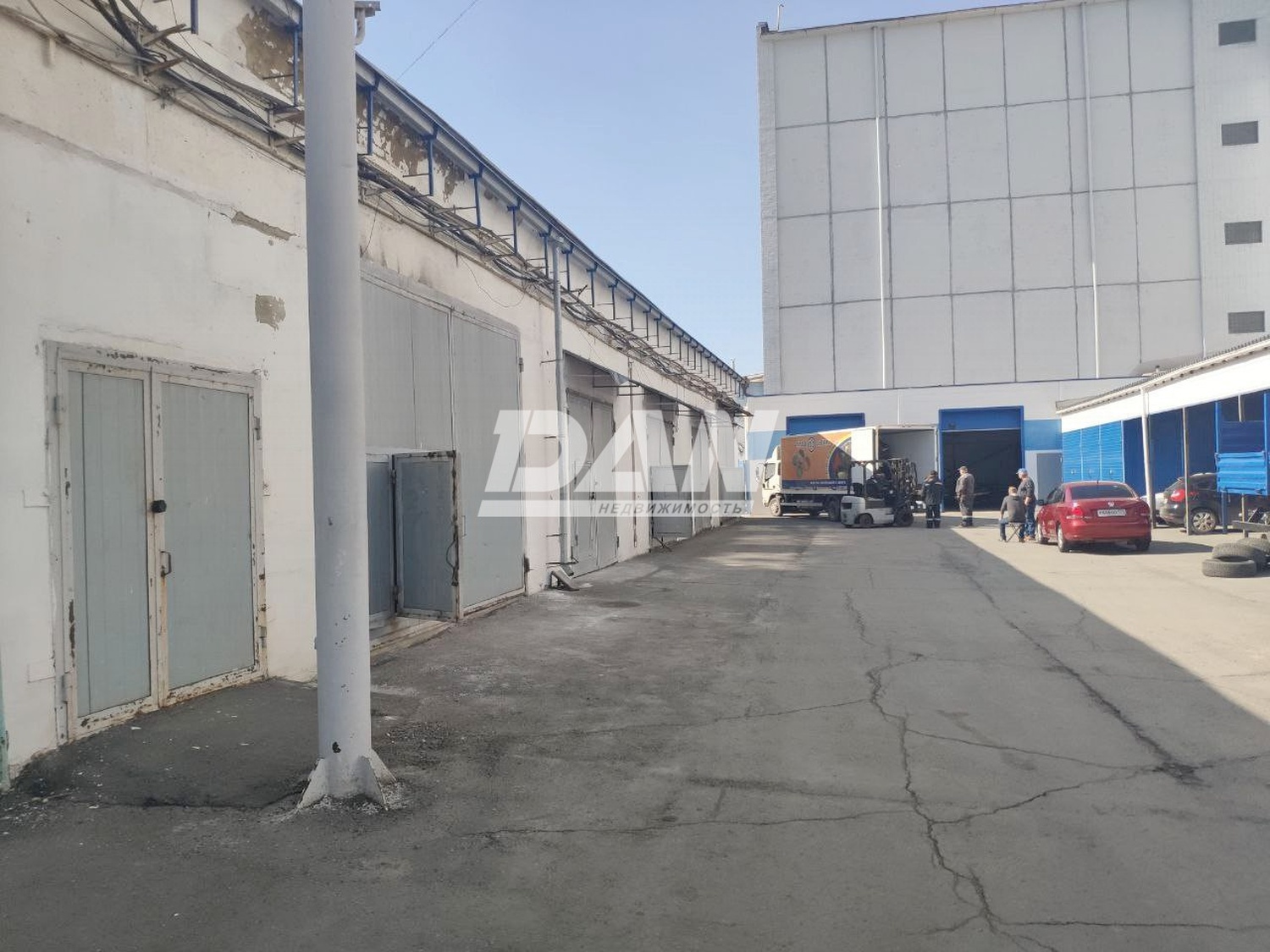Склад 301 м²
