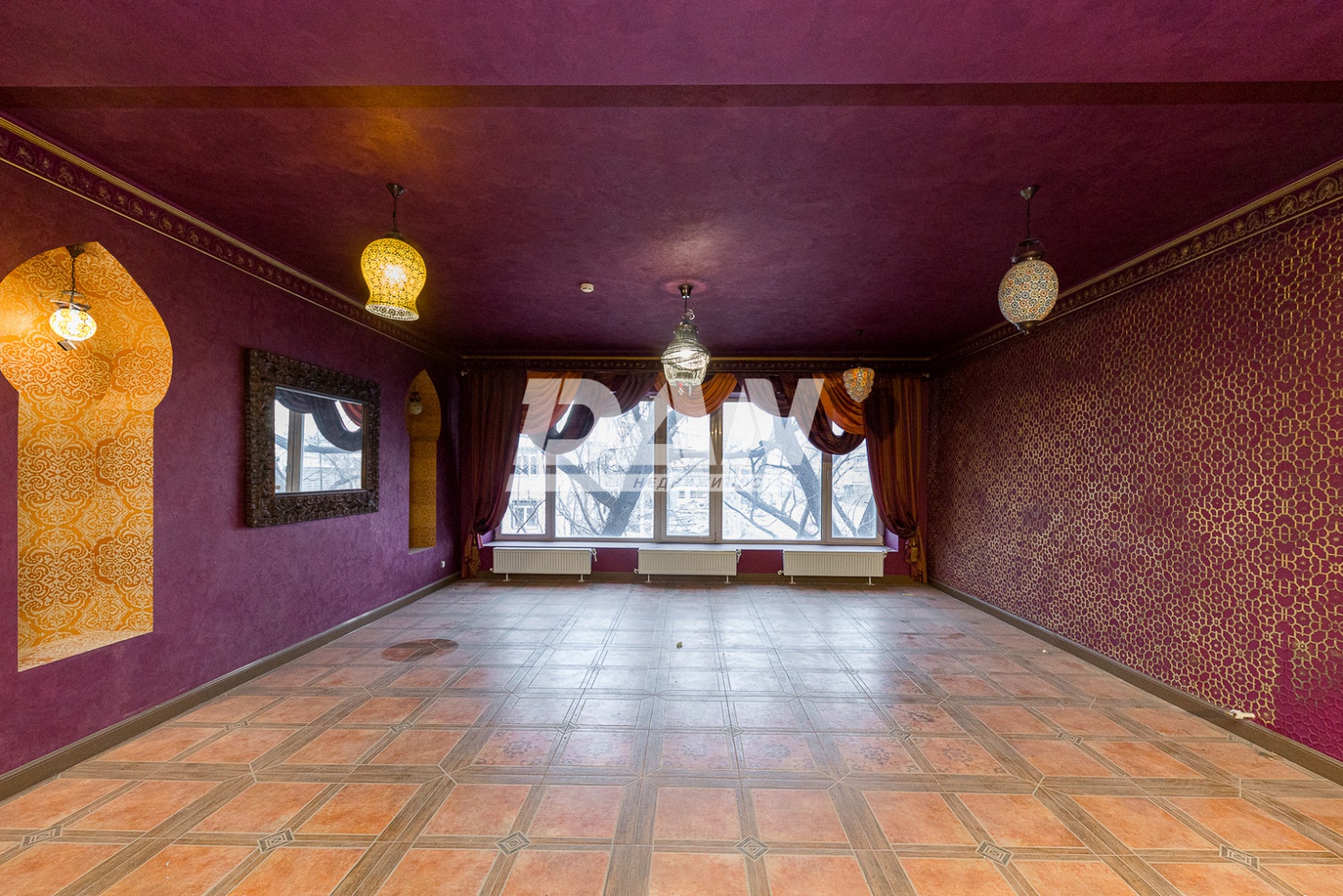 Помещение свободного назначения 682 м²