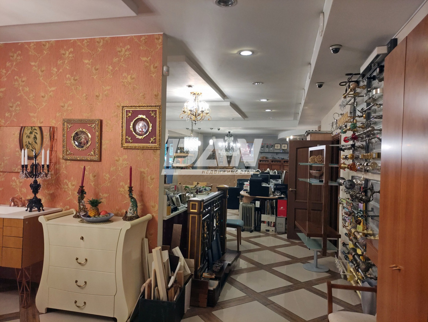 Торговое помещение 337,4 м²