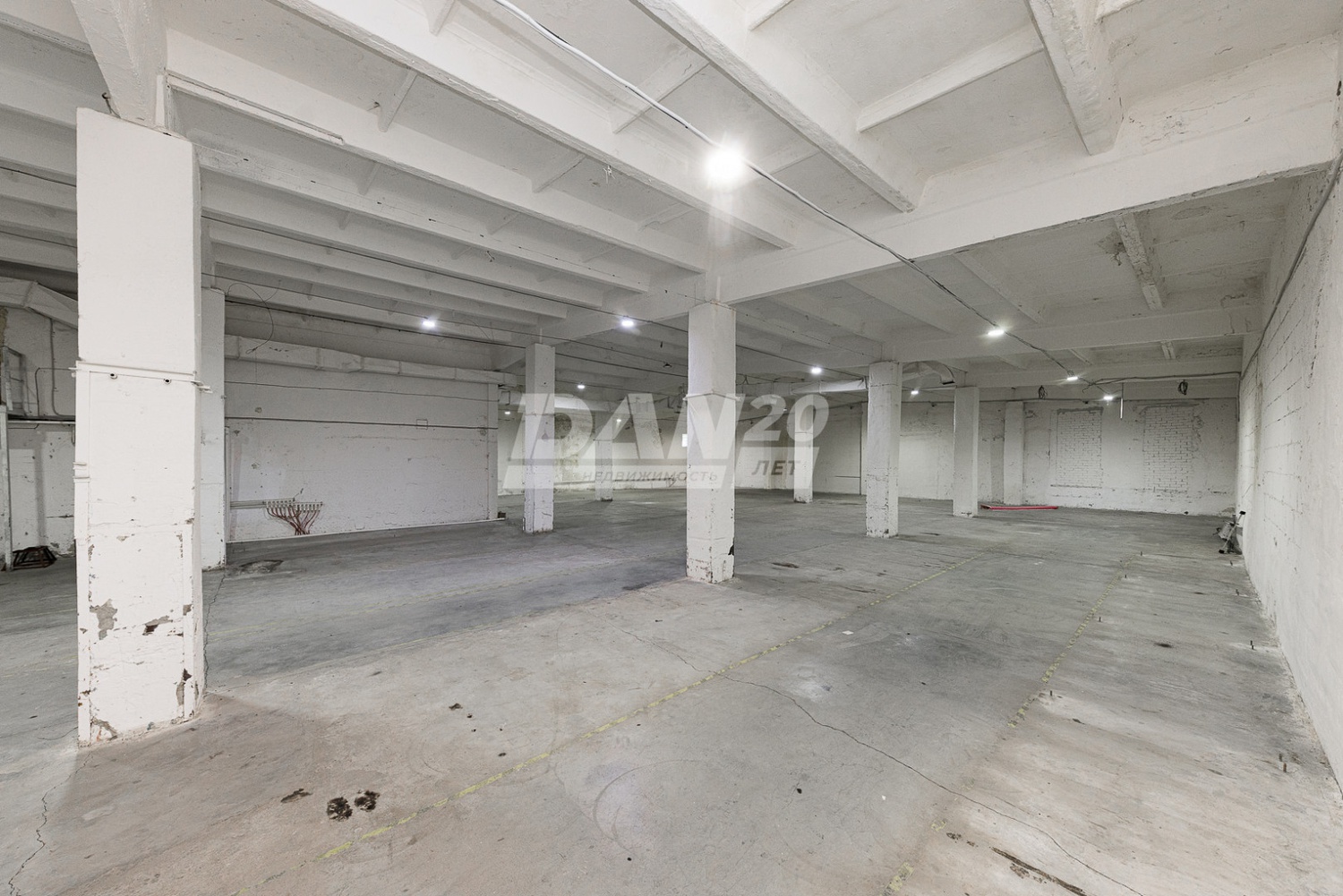 Помещение свободного назначения 877,3 м²