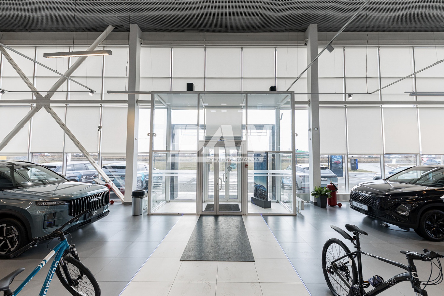 Торговое помещение 1800 м²