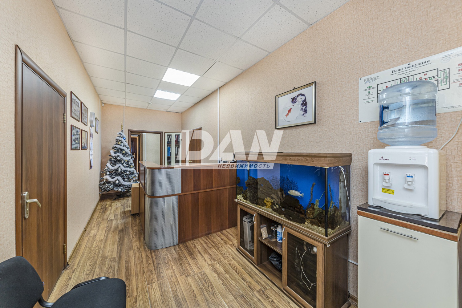 Помещение свободного назначения 619 м²