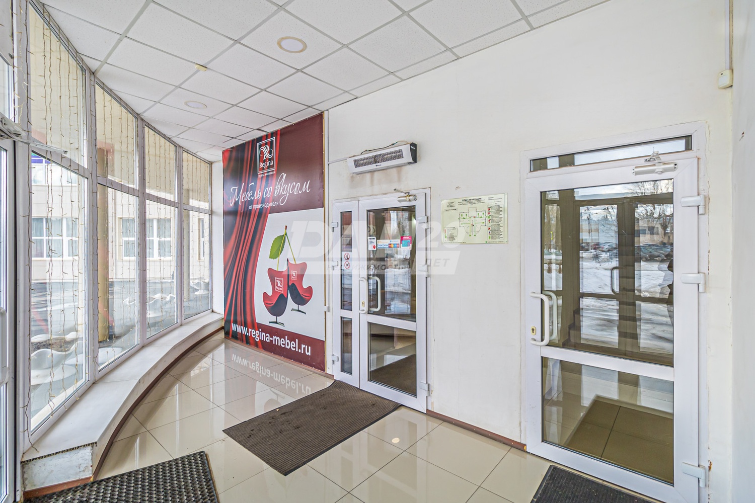 Торговая площадь 2130 м²