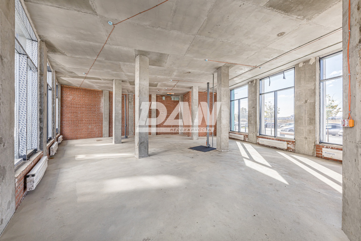 Торговая площадь 599,7 м²