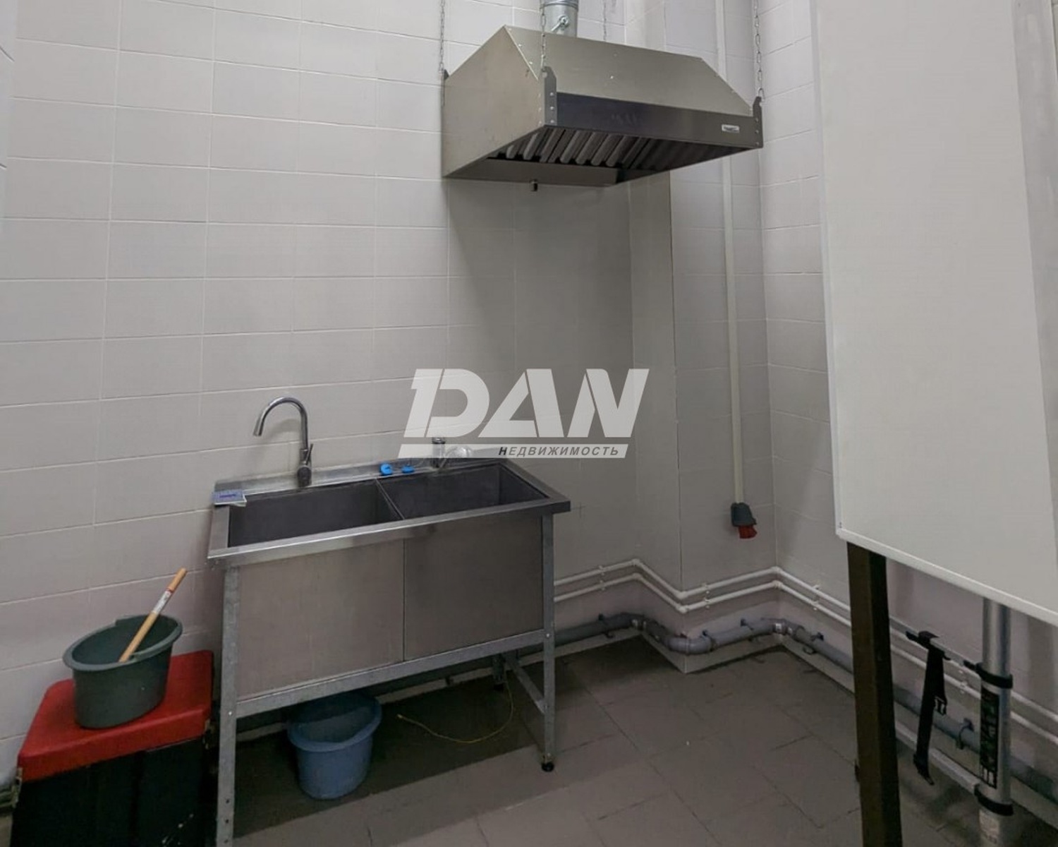 Помещение свободного назначения 102 м²