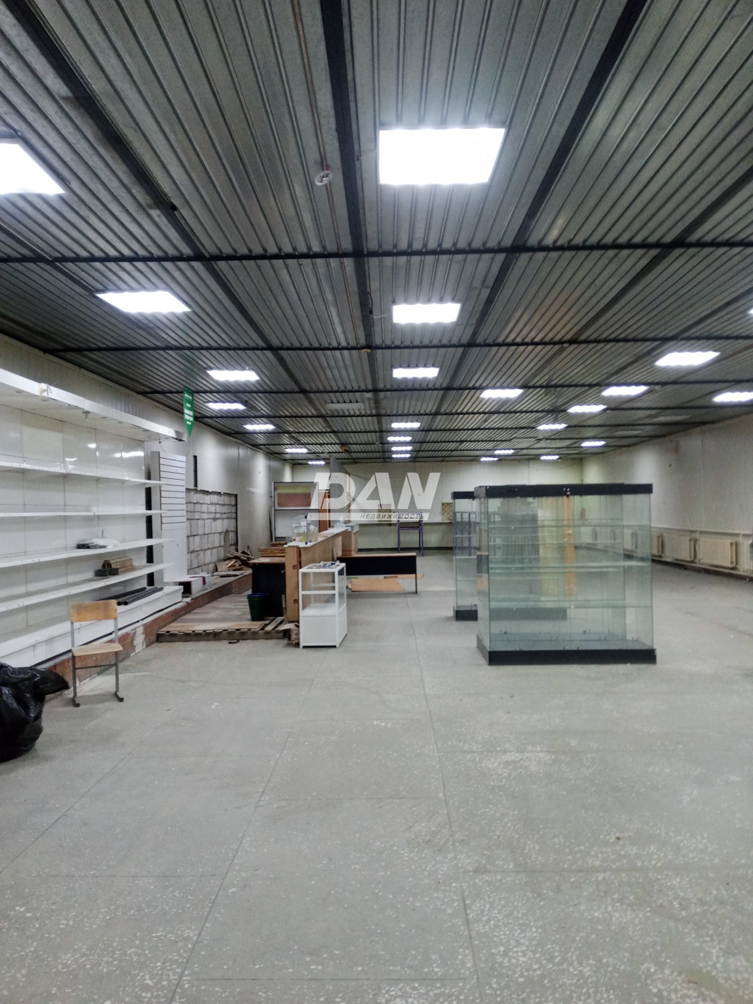 Торговое помещение 400 м²