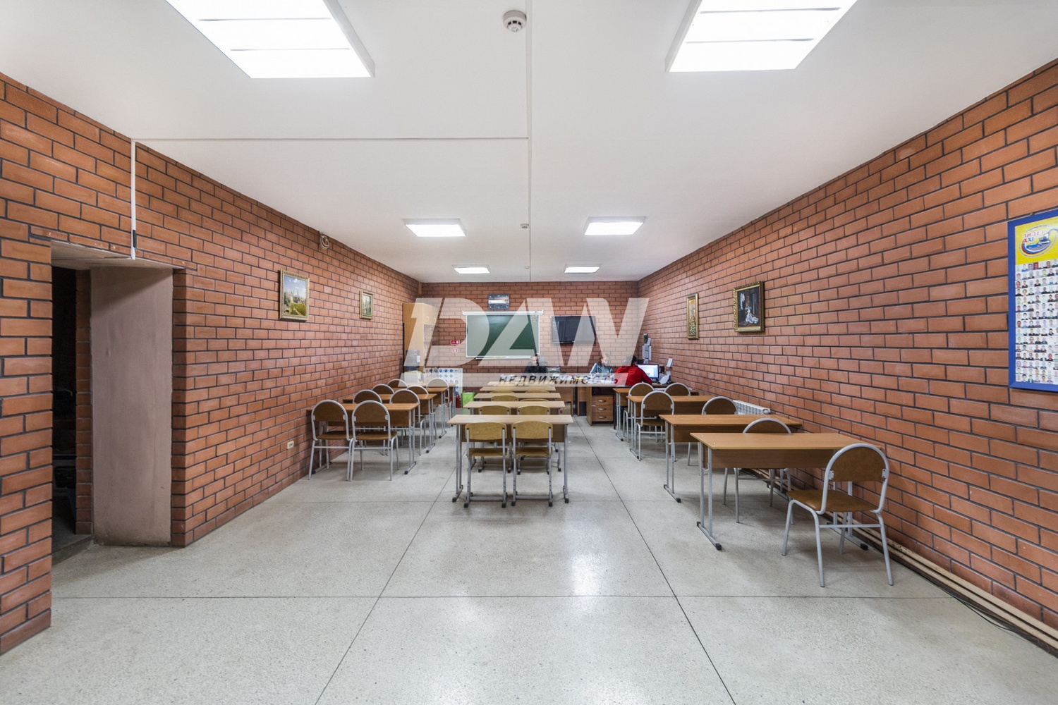 Торговая площадь 3431 м²