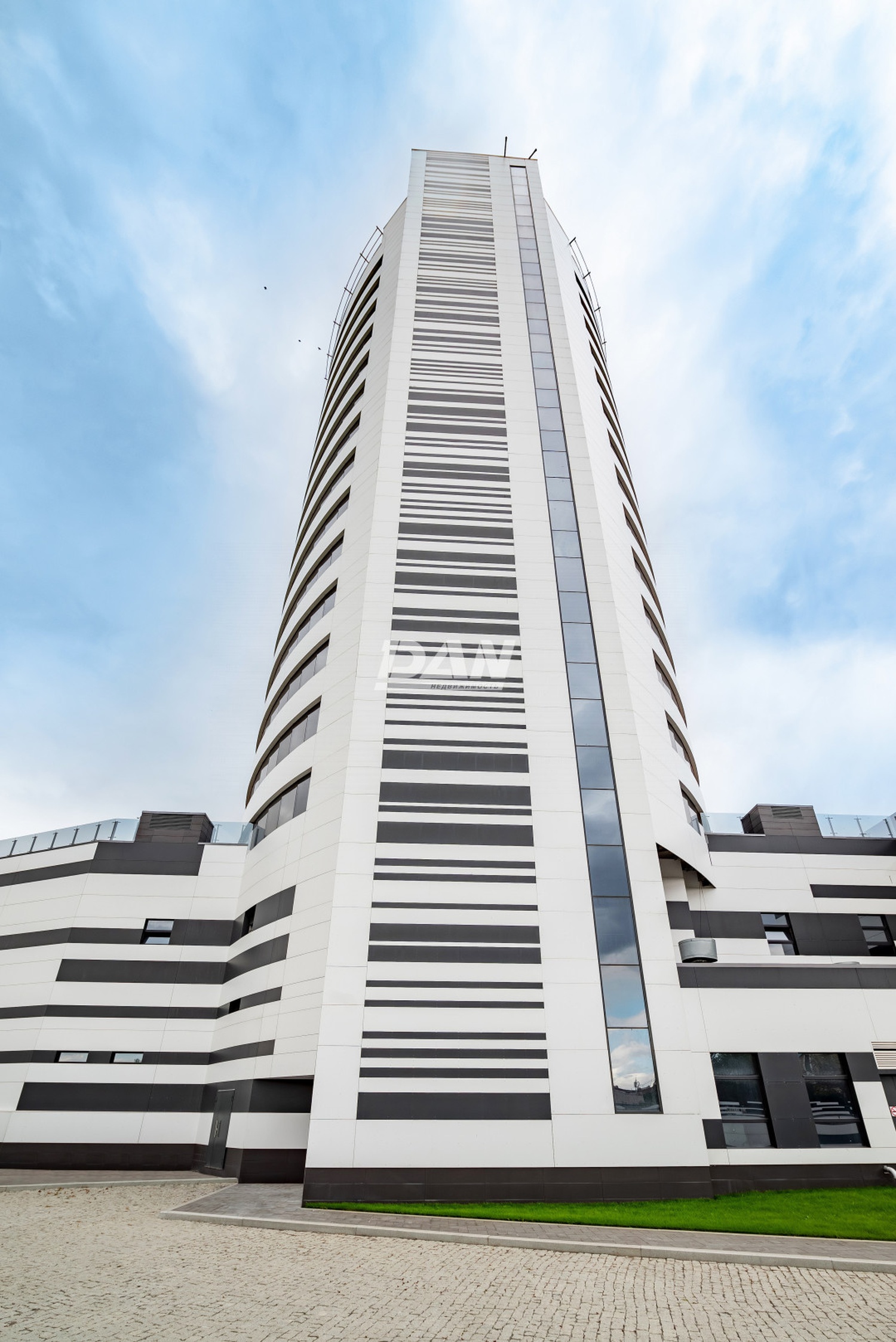 Торговая площадь 13515 м²