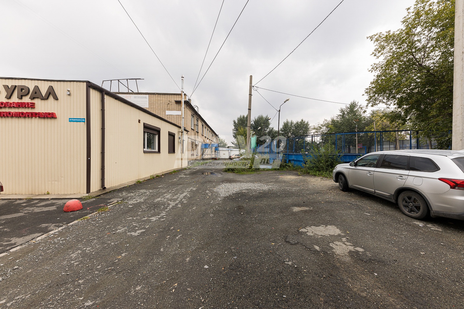 Торговое помещение 300 м²