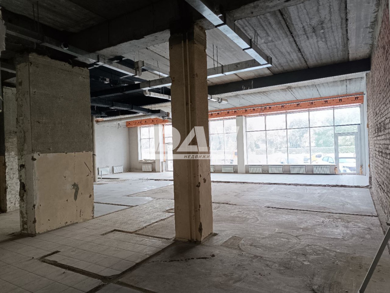 Торговое помещение 296 м²