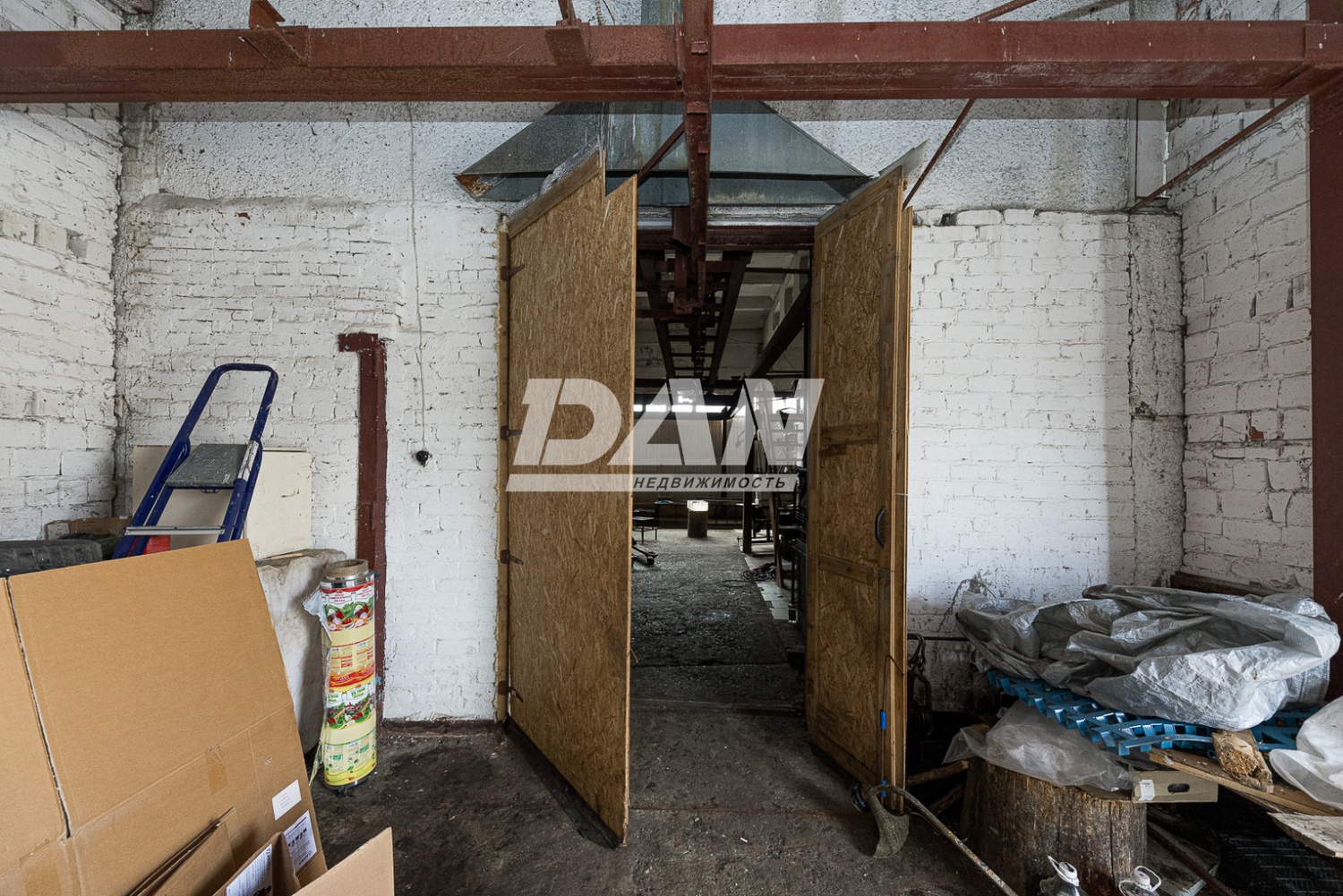 Помещение свободного назначения 276 м²