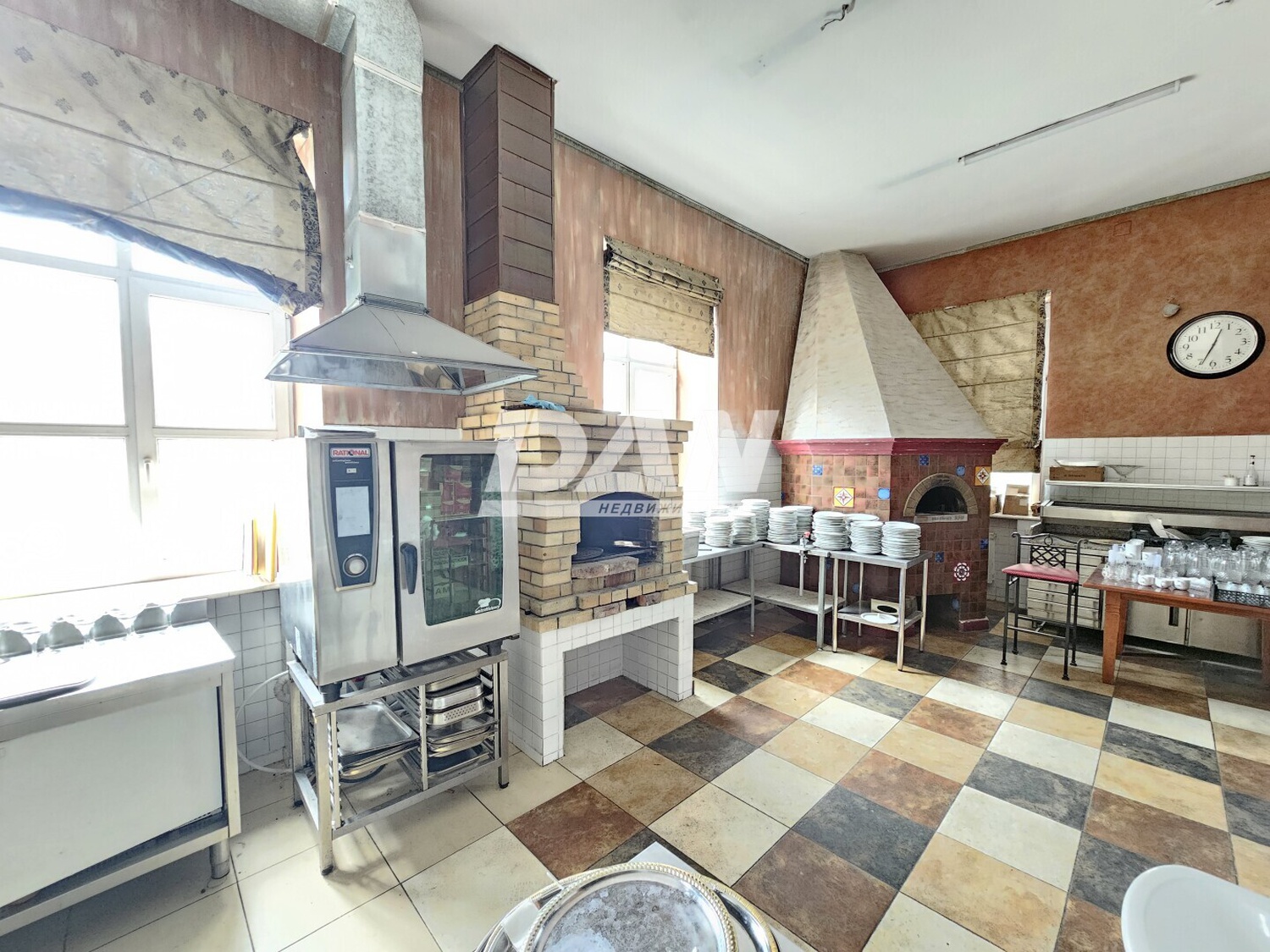 Помещение свободного назначения 650 м²