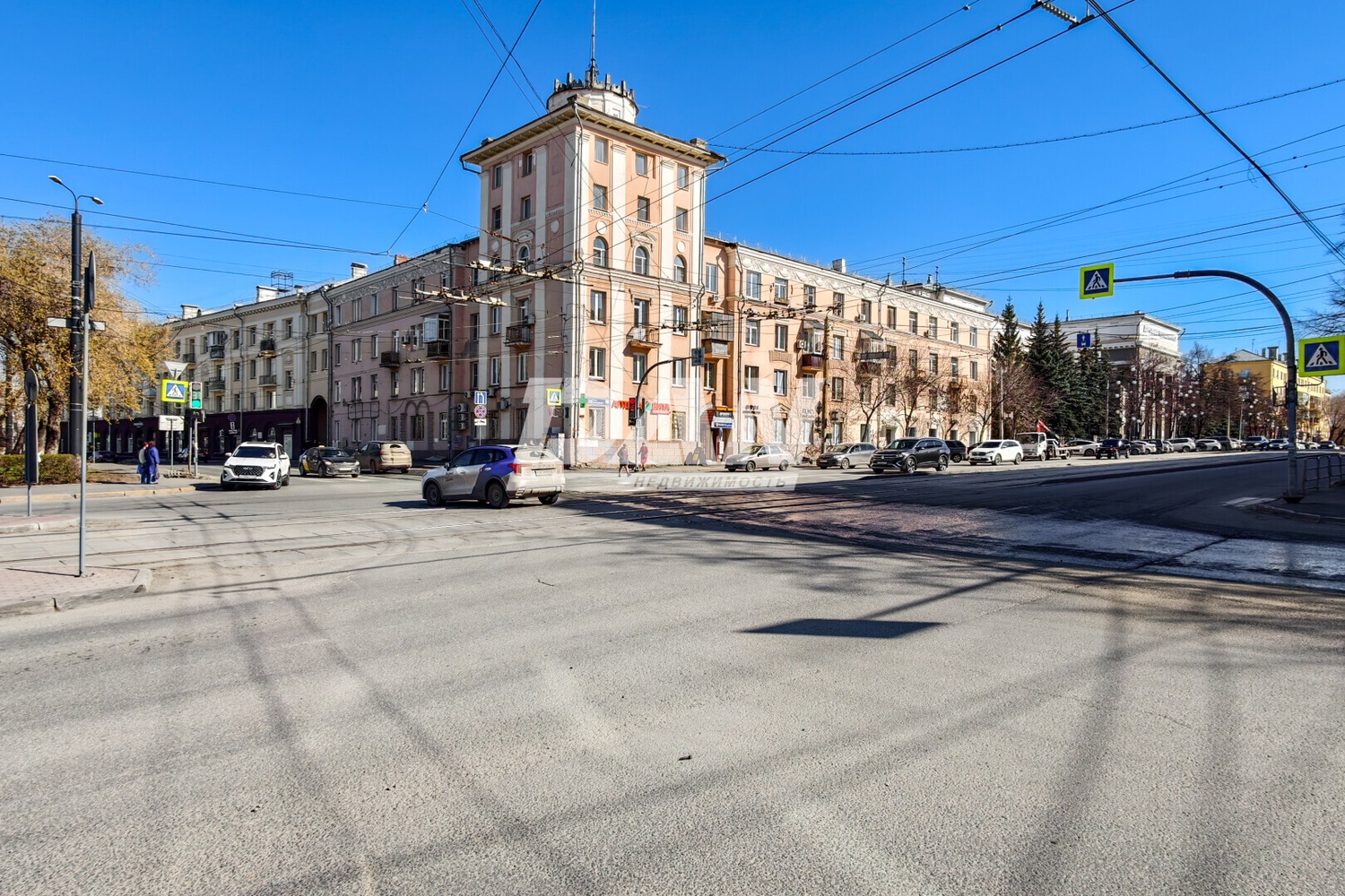 Торговая площадь 786 м²