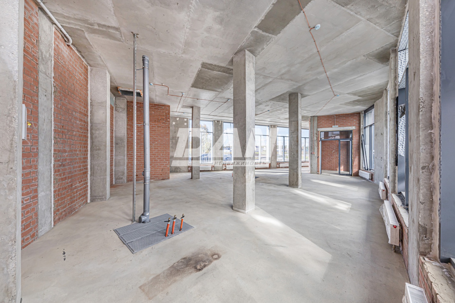 Торговая площадь 599,7 м²