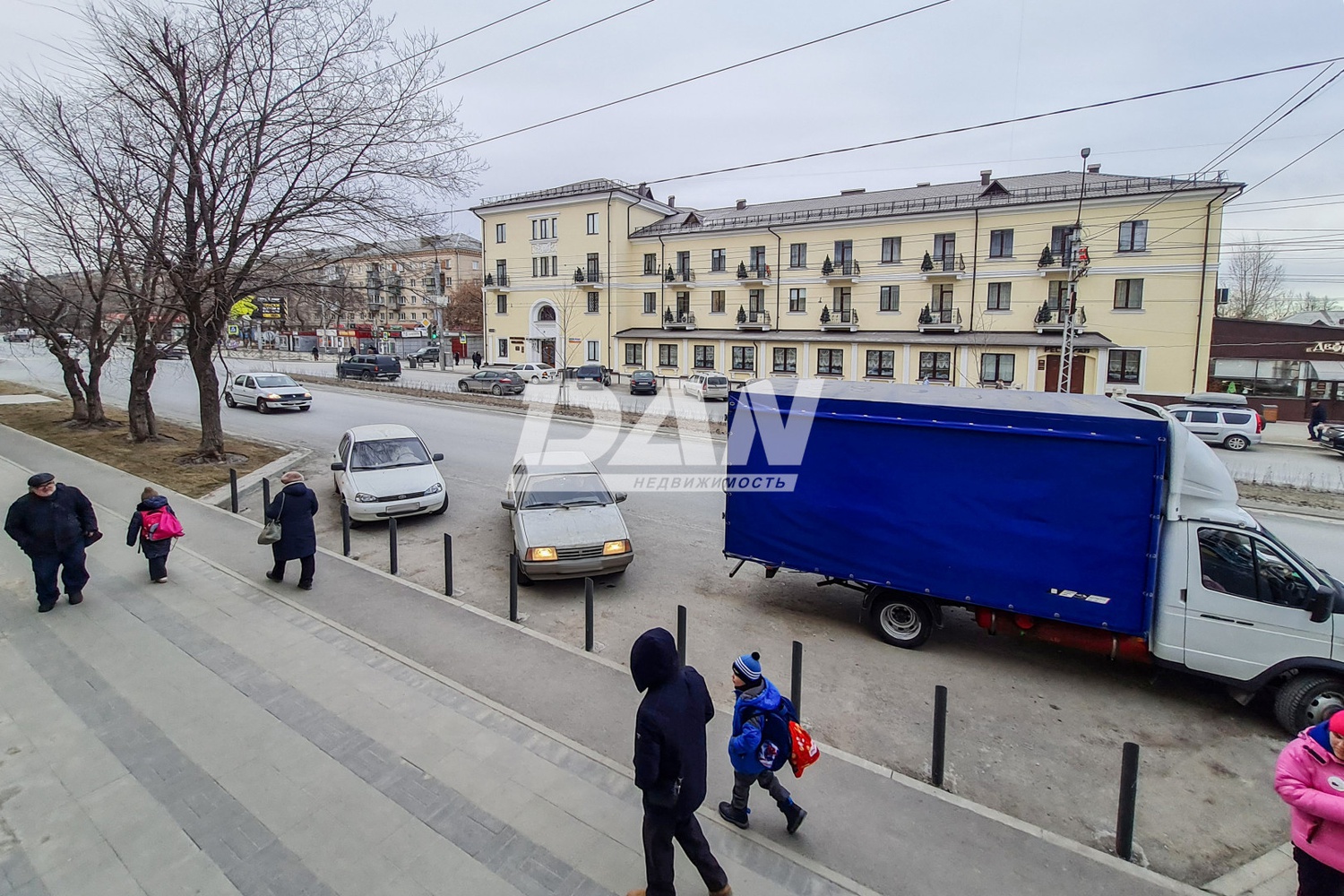 Торговая площадь 232 м²