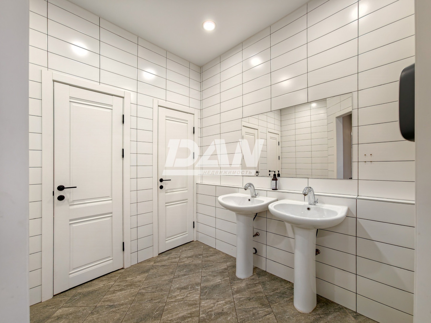 Помещение свободного назначения 1670 м²