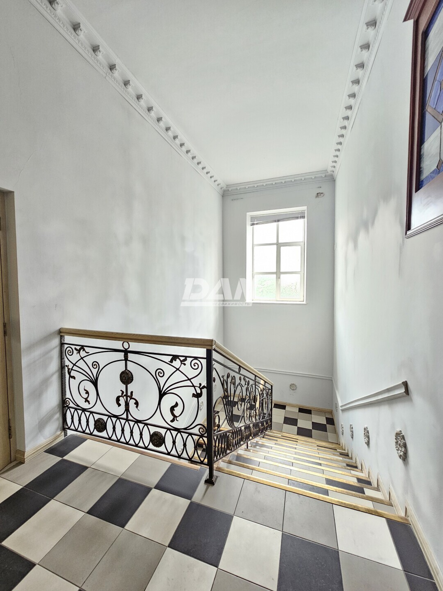 Помещение свободного назначения 650 м²