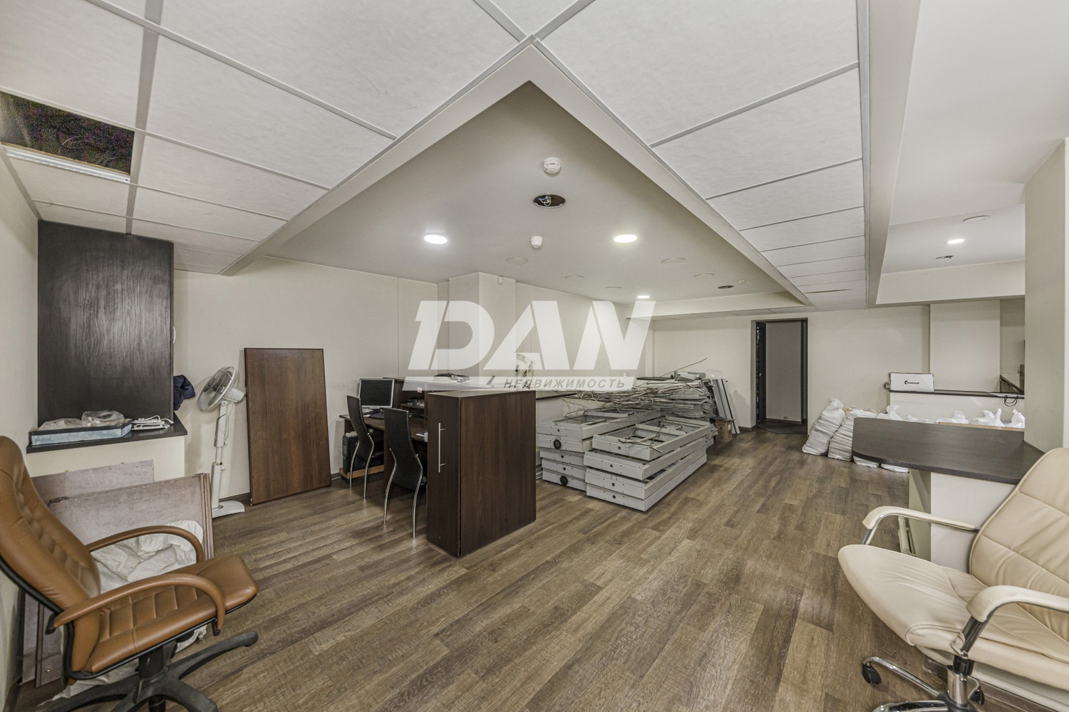 Торговое помещение 372 м²