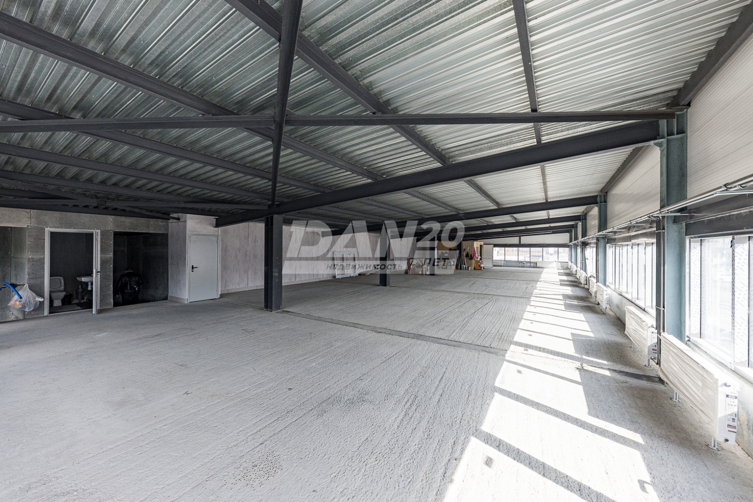 Торговое помещение 378,3 м²