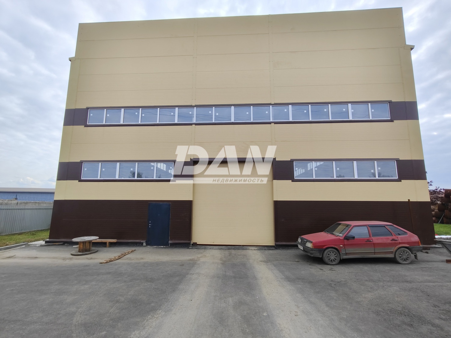 Производственное помещение 900 м²