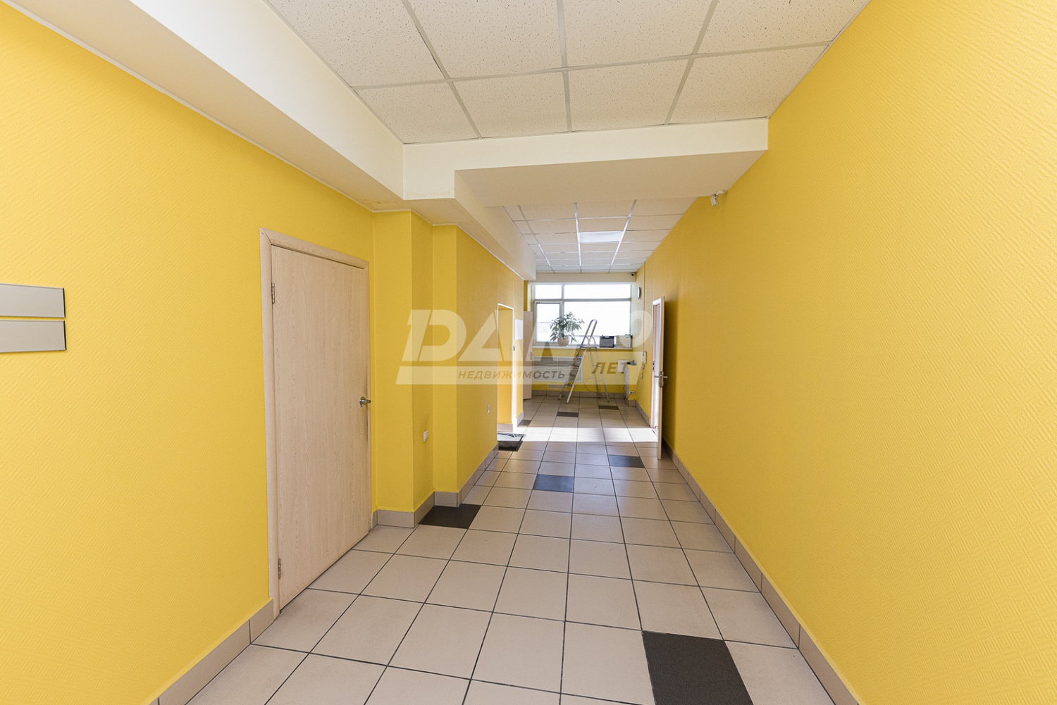 Офис 824,7 м²