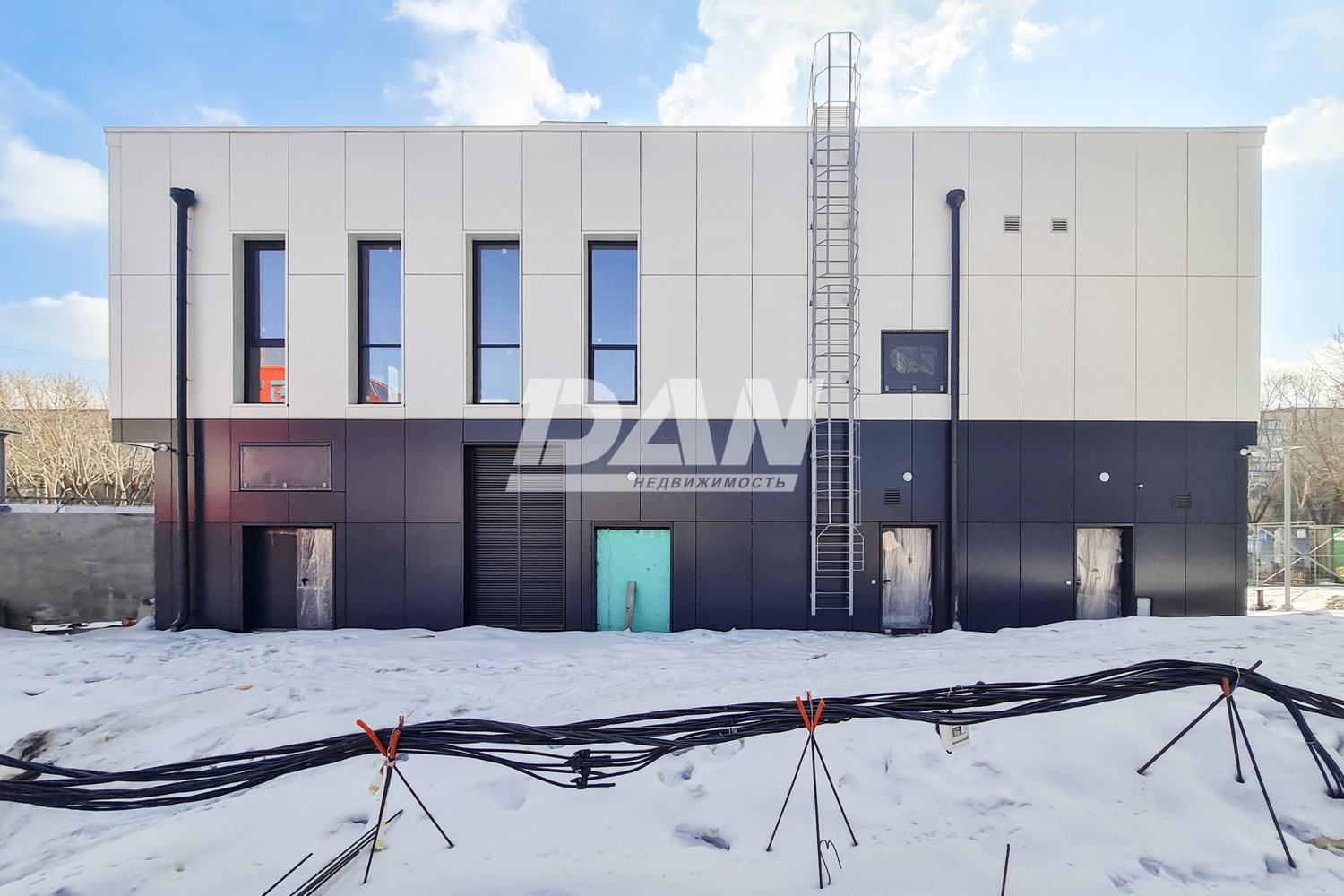 Торговая площадь 459,6 м²