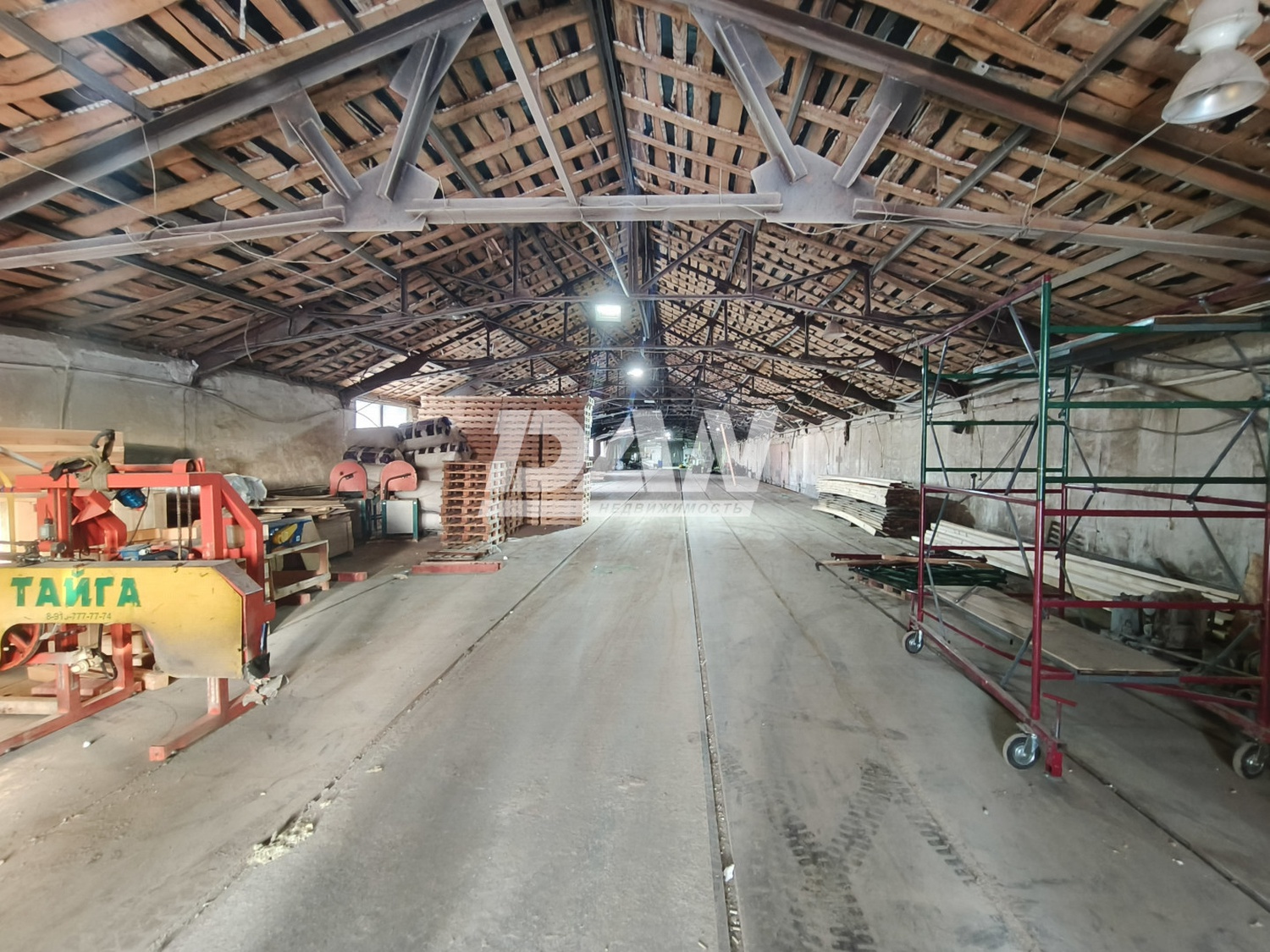 Производственное помещение 1627 м²