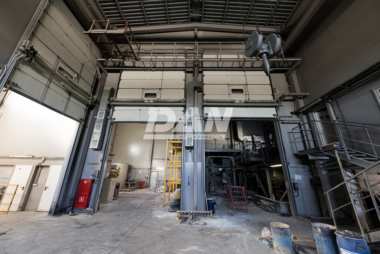 Производственное помещение 990 м²