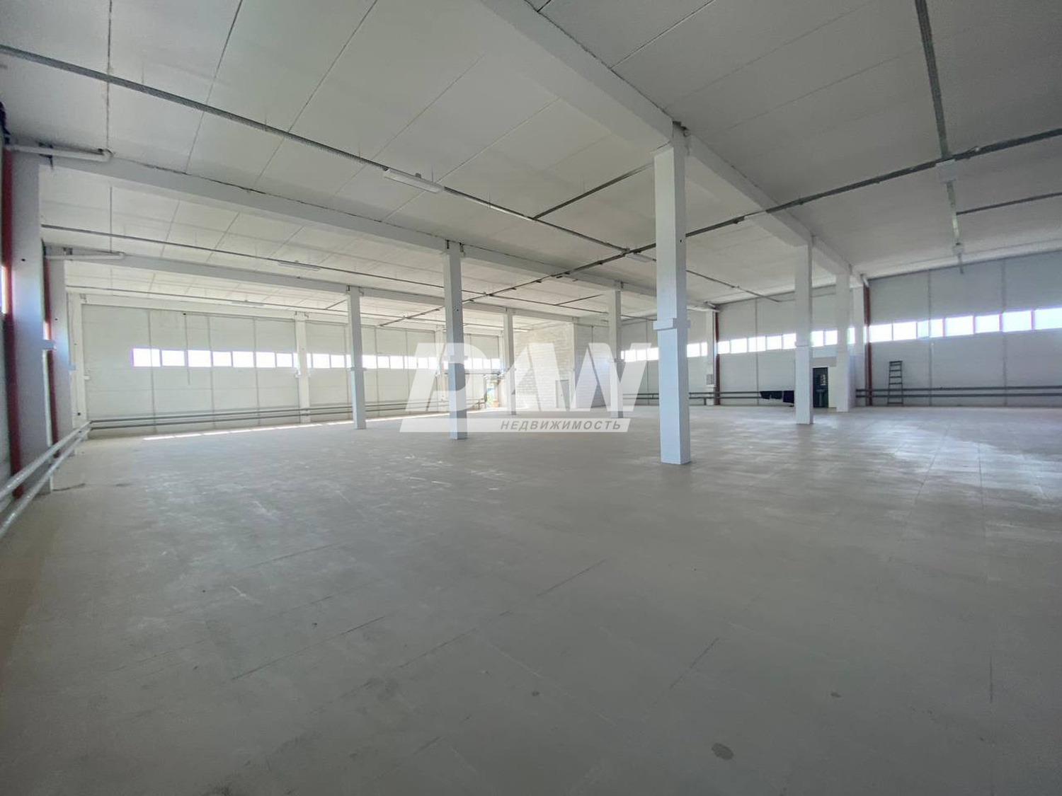 Торговое помещение 1000 м²