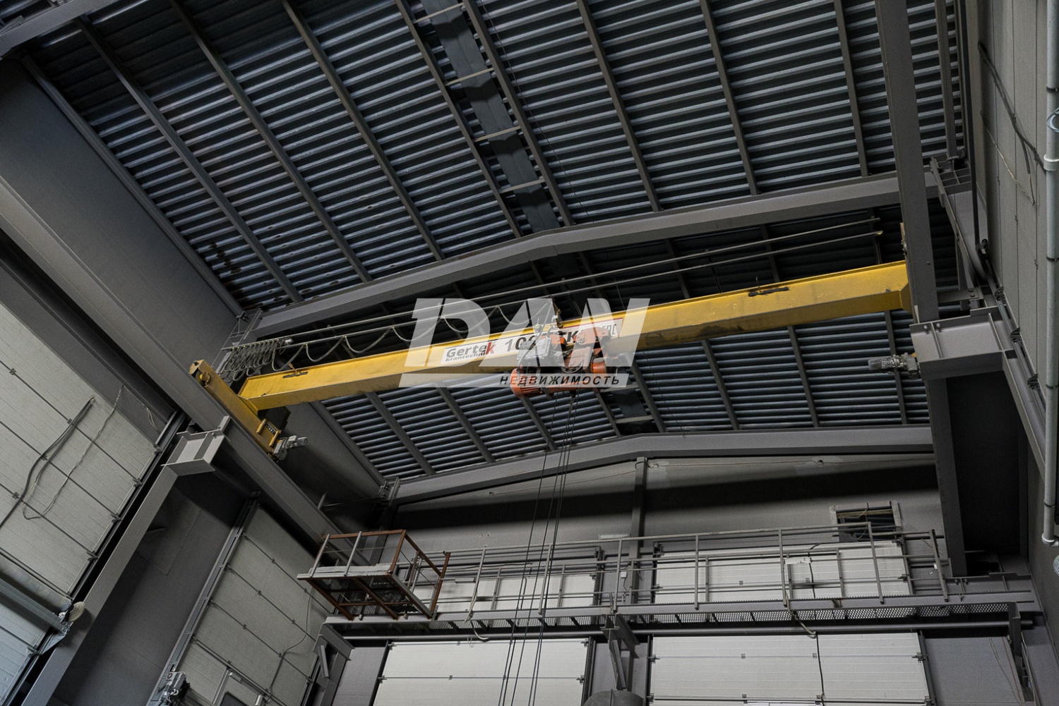 Производственное помещение 990 м²