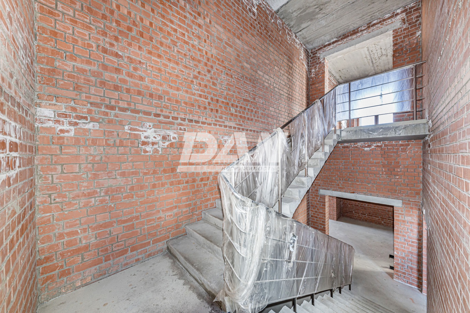 Торговая площадь 599,7 м²