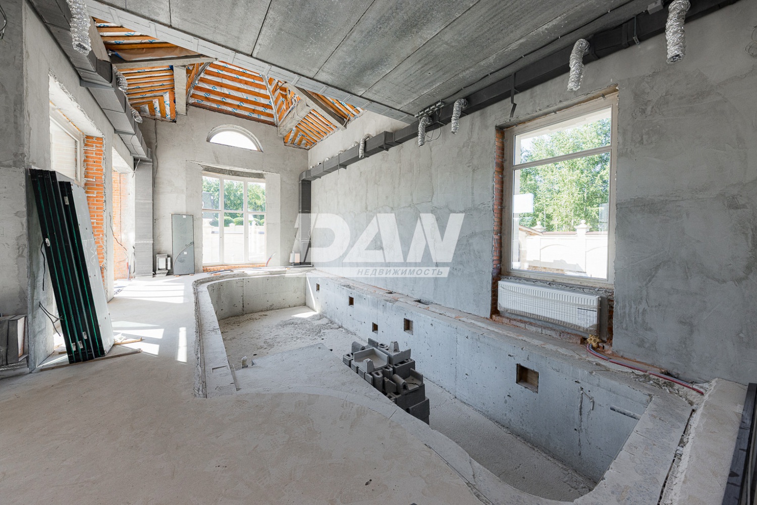 Помещение свободного назначения 1736,3 м²