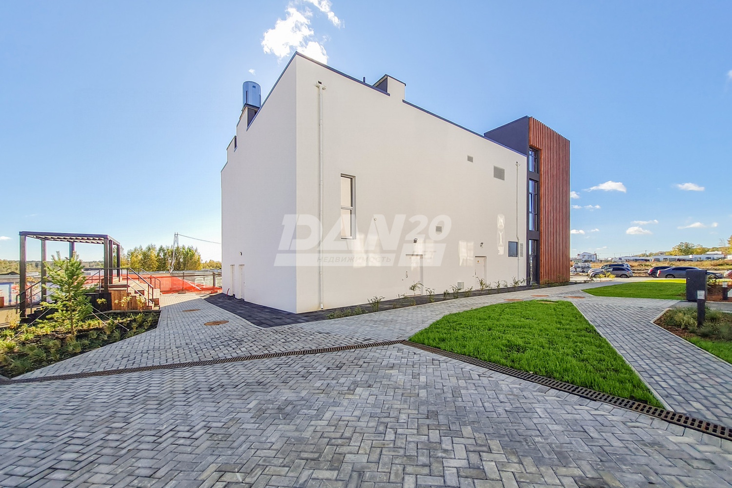 Помещение свободного назначения 641,3 м²