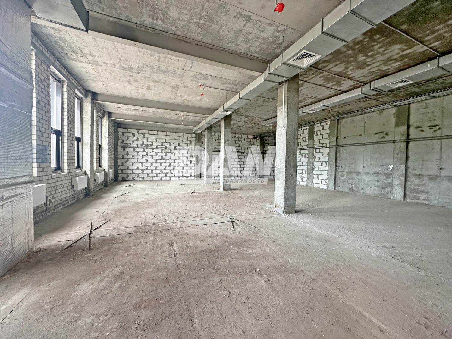 Торговое помещение 270 м²