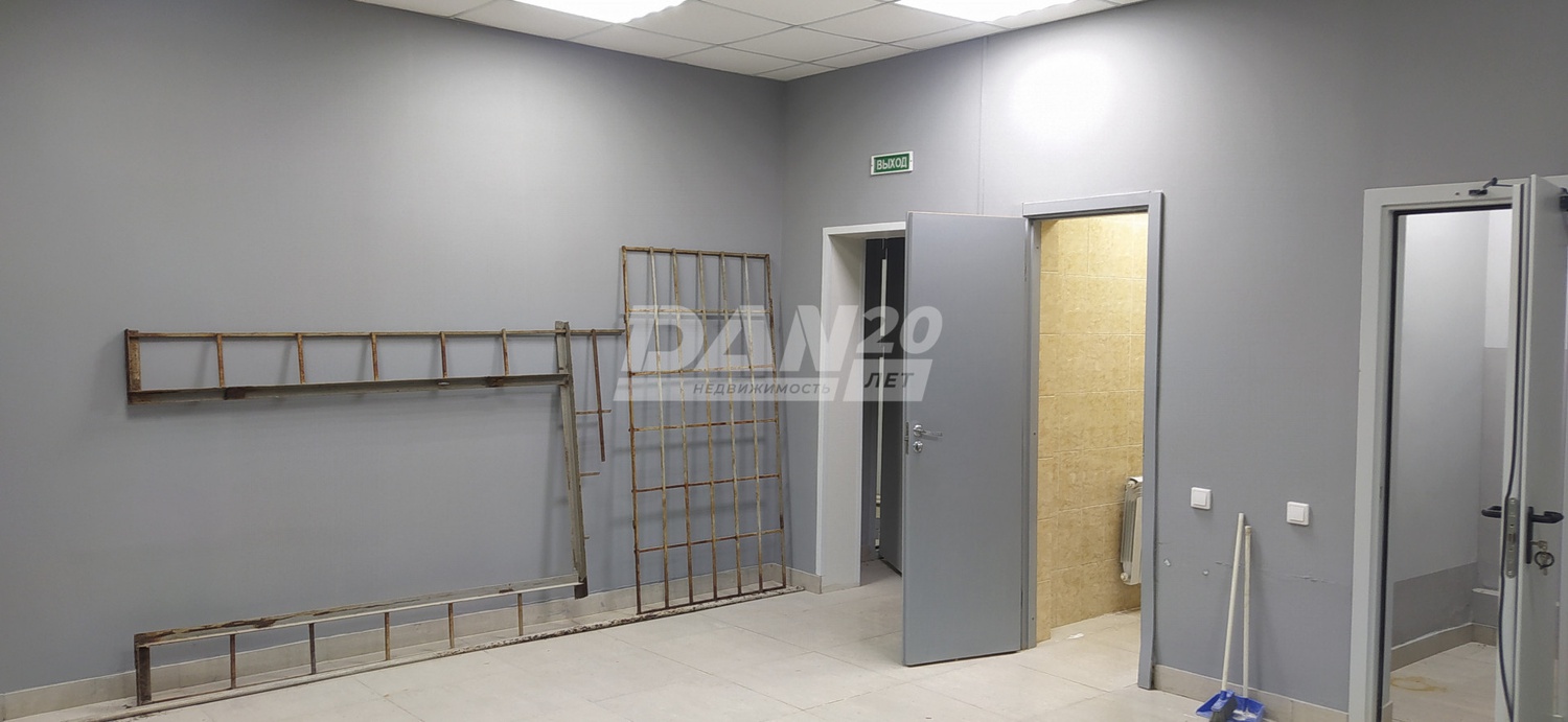 Торговое помещение 215,2 м²