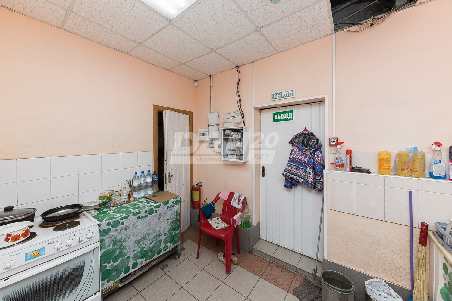 Помещение свободного назначения 183 м²