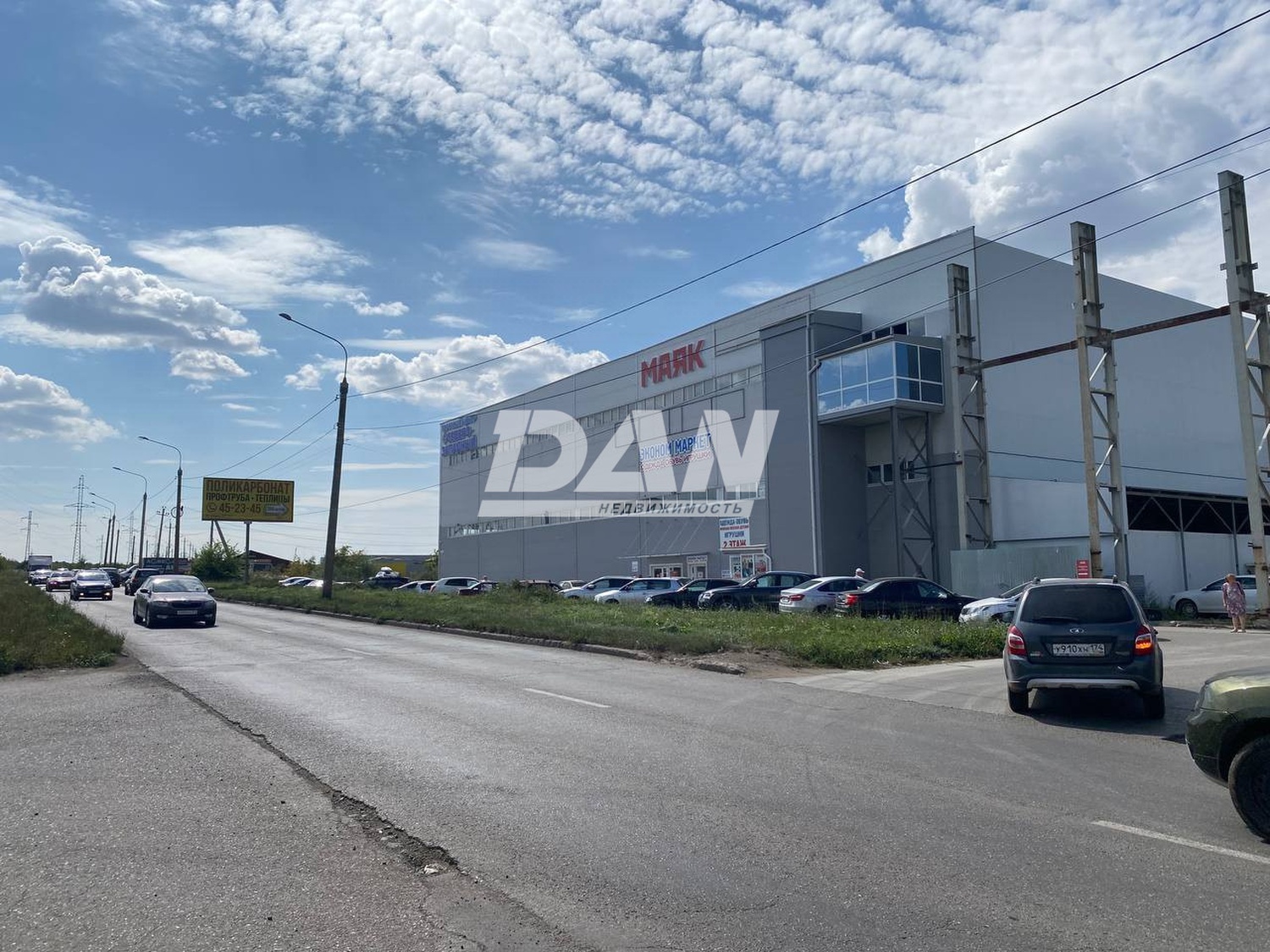 Торговое помещение 1000 м²