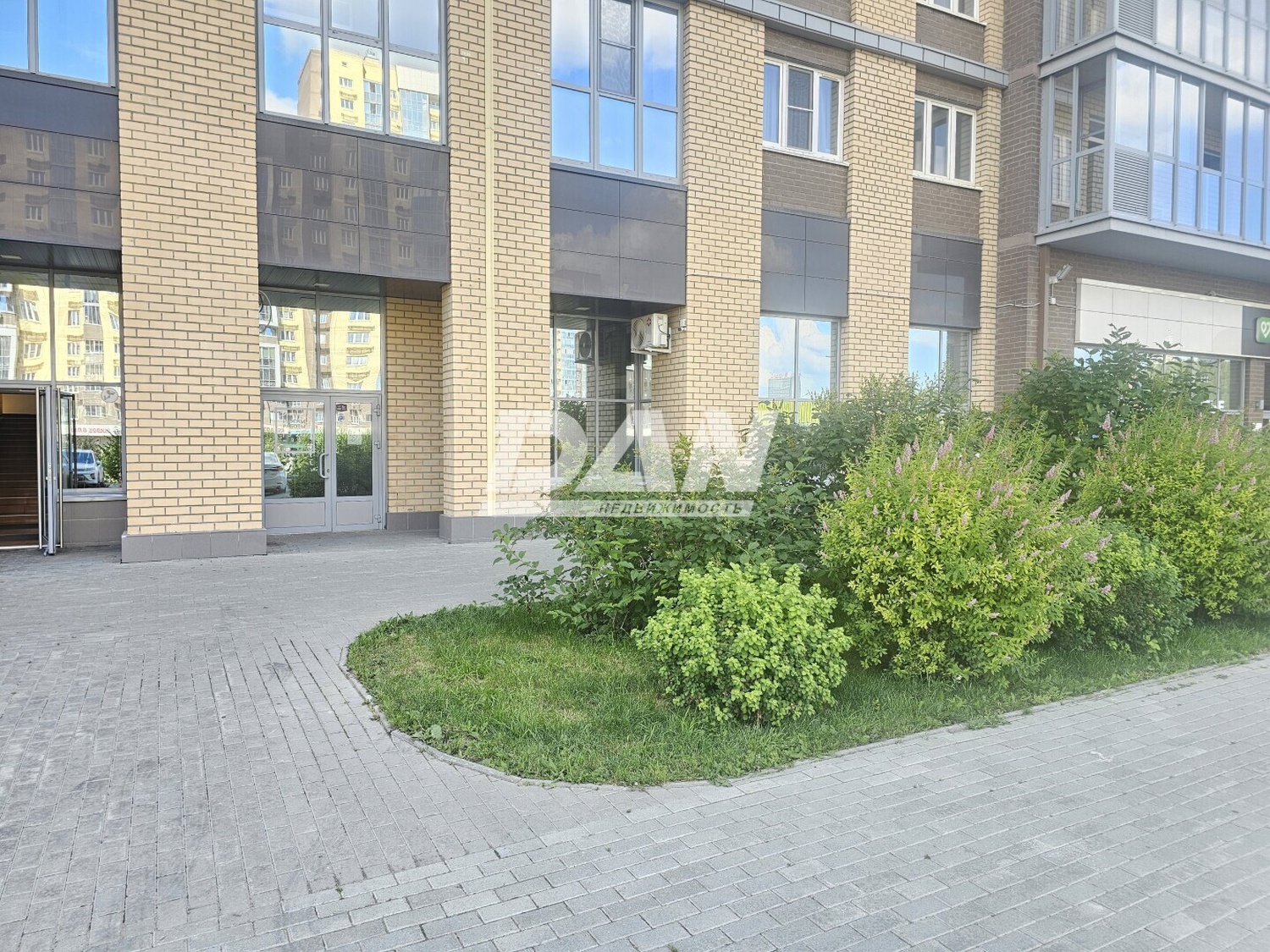 Торговое помещение 66 м²