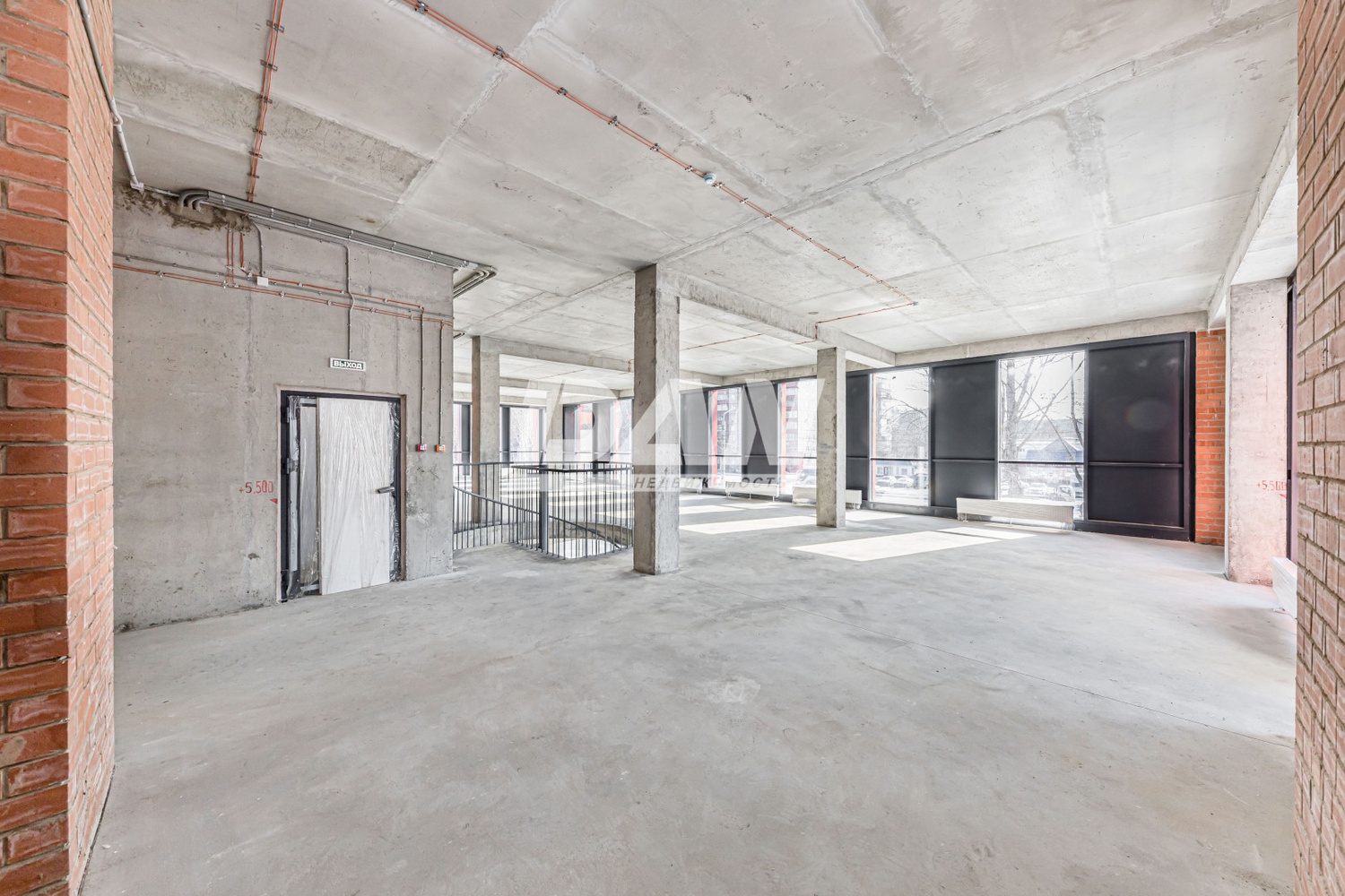 Торговая площадь 459,6 м²