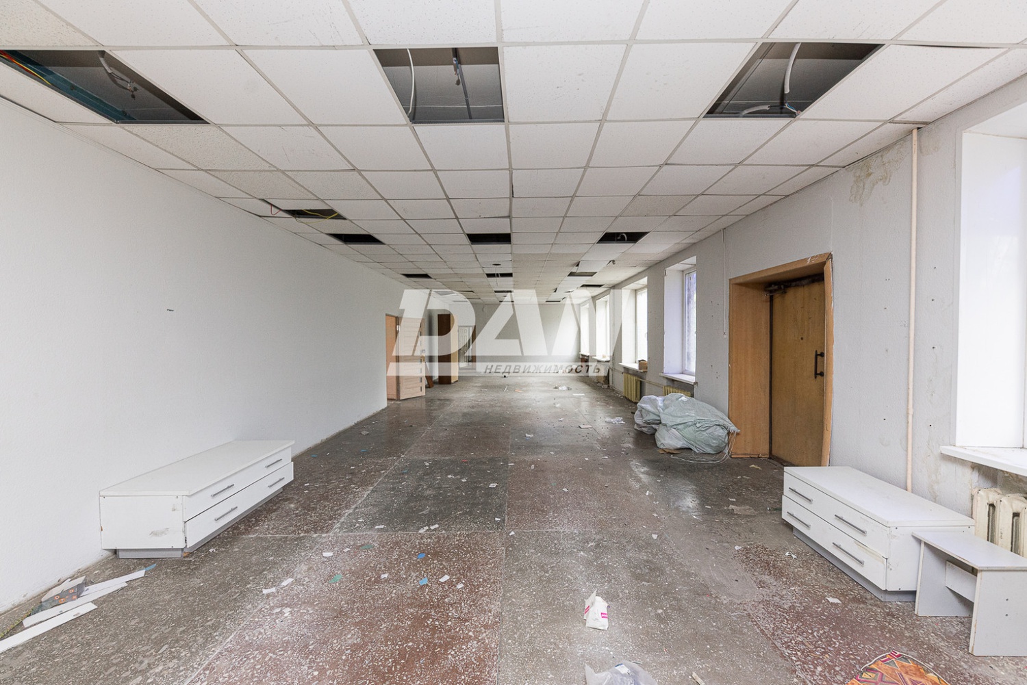 Торговое помещение 300 м²