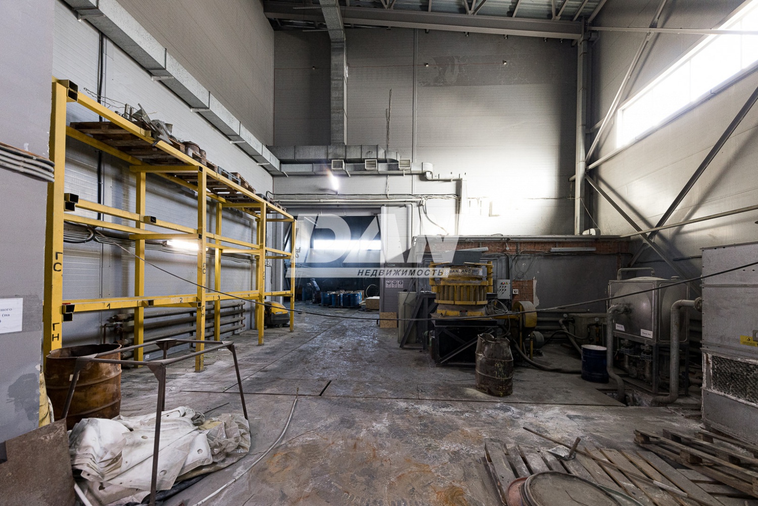 Производственное помещение 990 м²
