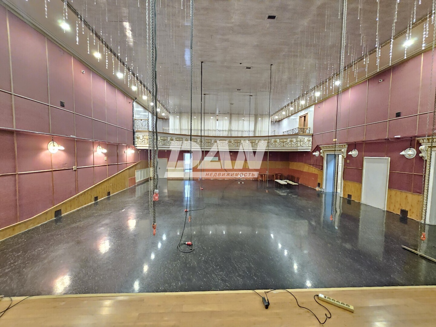 Торговое помещение 1439,5 м²