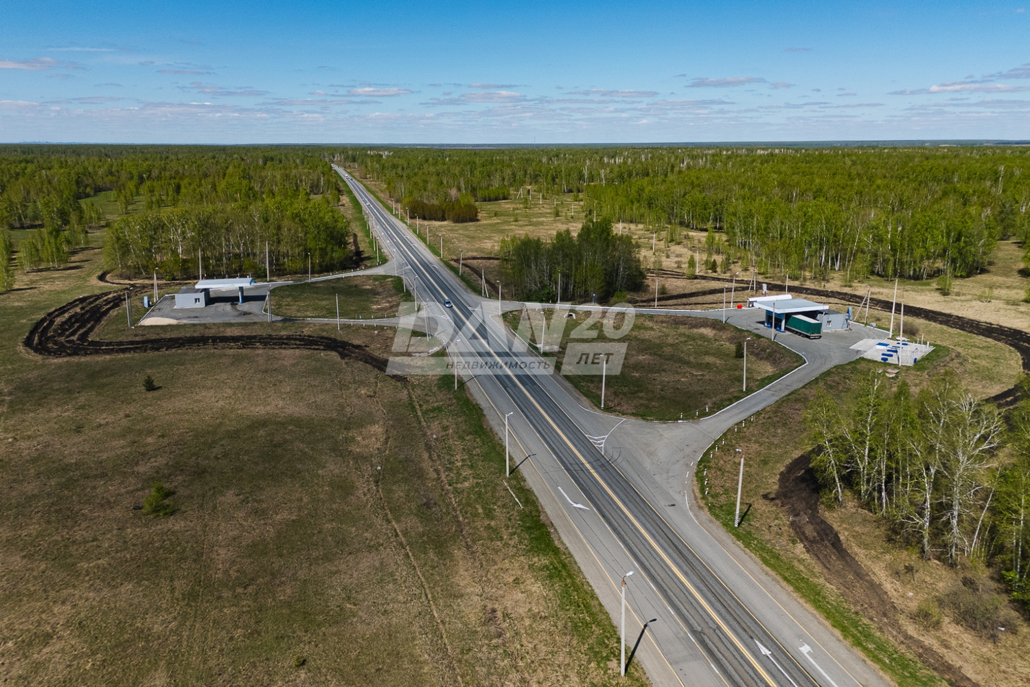 Земельный участок 14000 м²