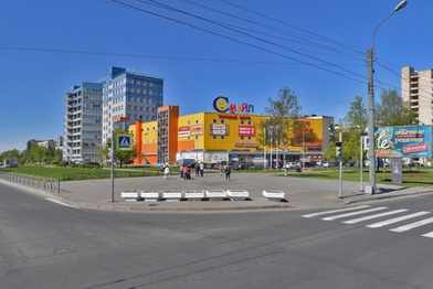 Компания Becar намерена продать ТК «Смайл» в Петербурге по частям