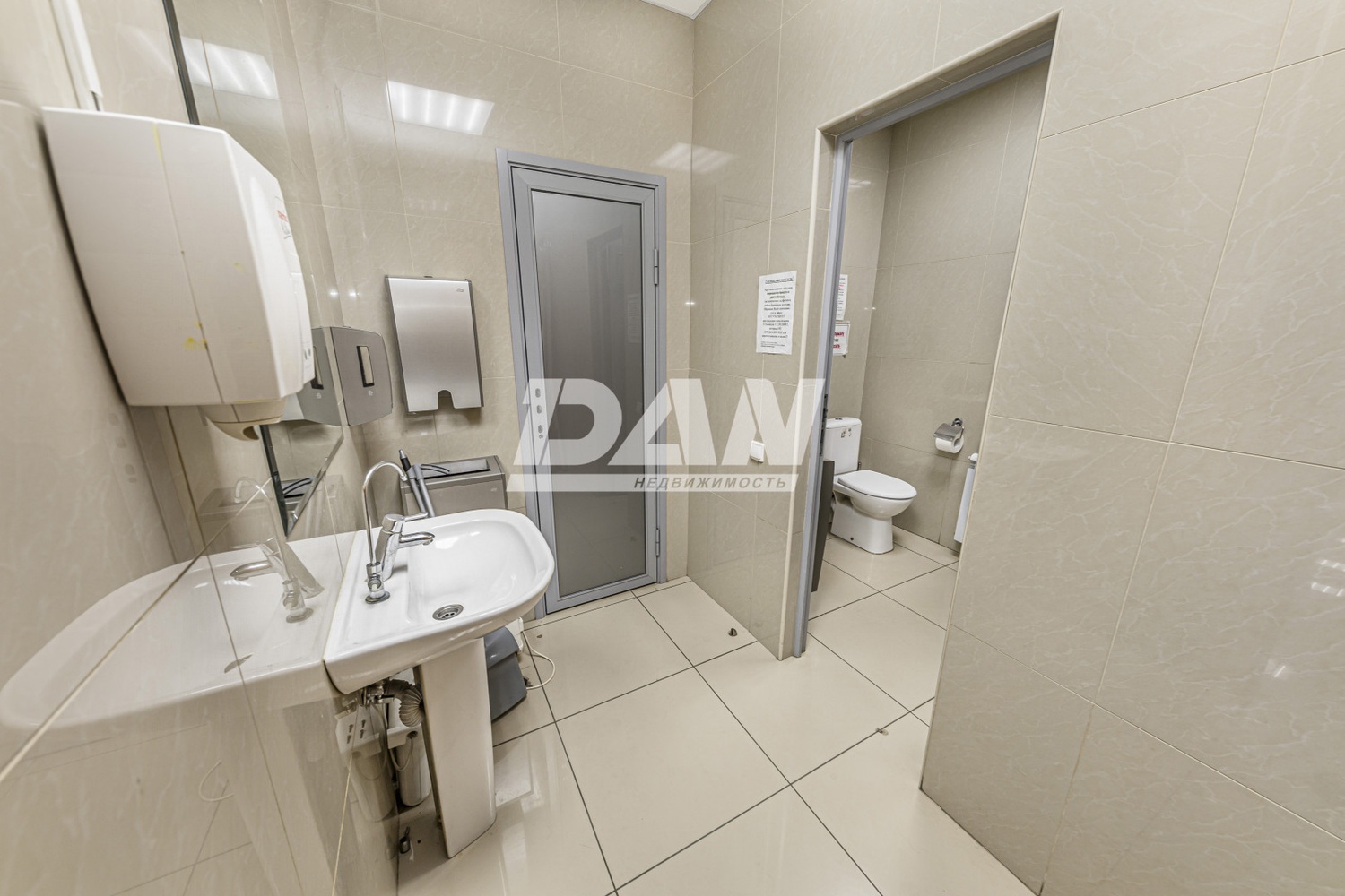 Торговая площадь 372 м²