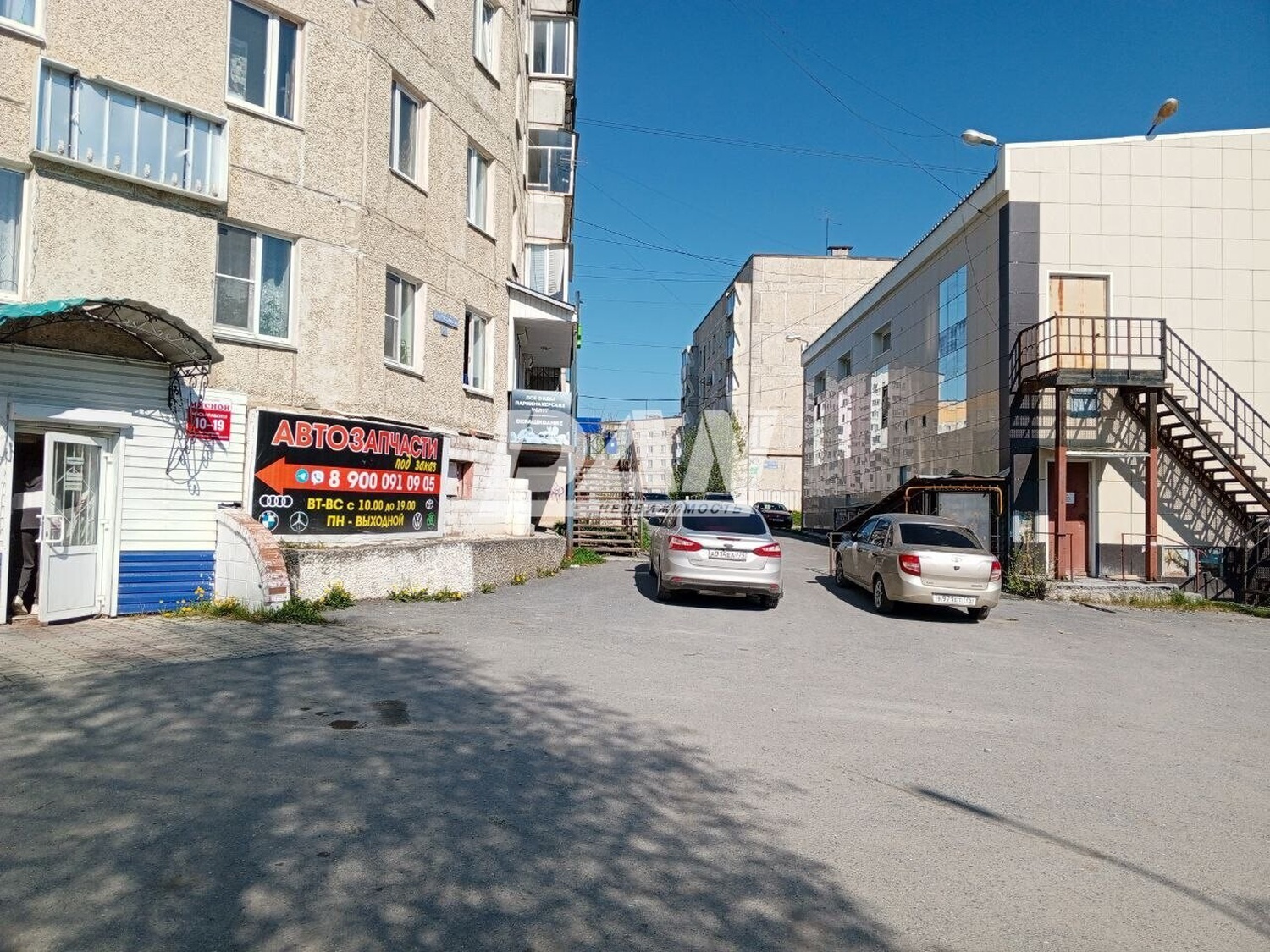 Торговая площадь 71 м²