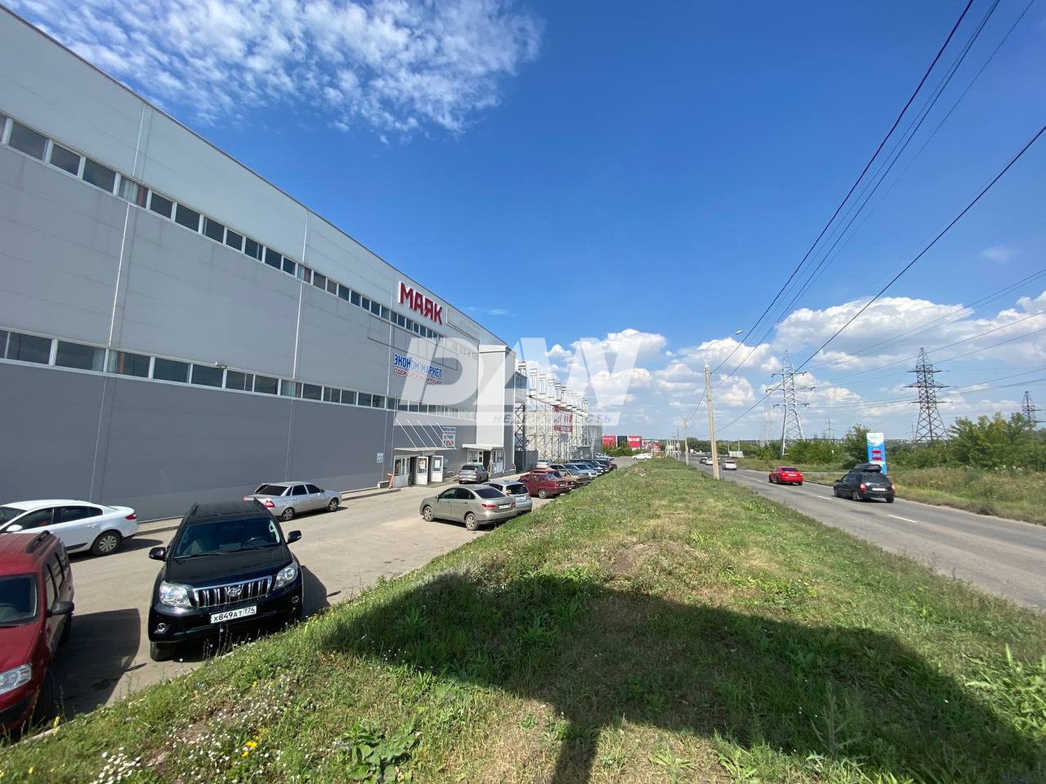 Торговое помещение 1000 м²