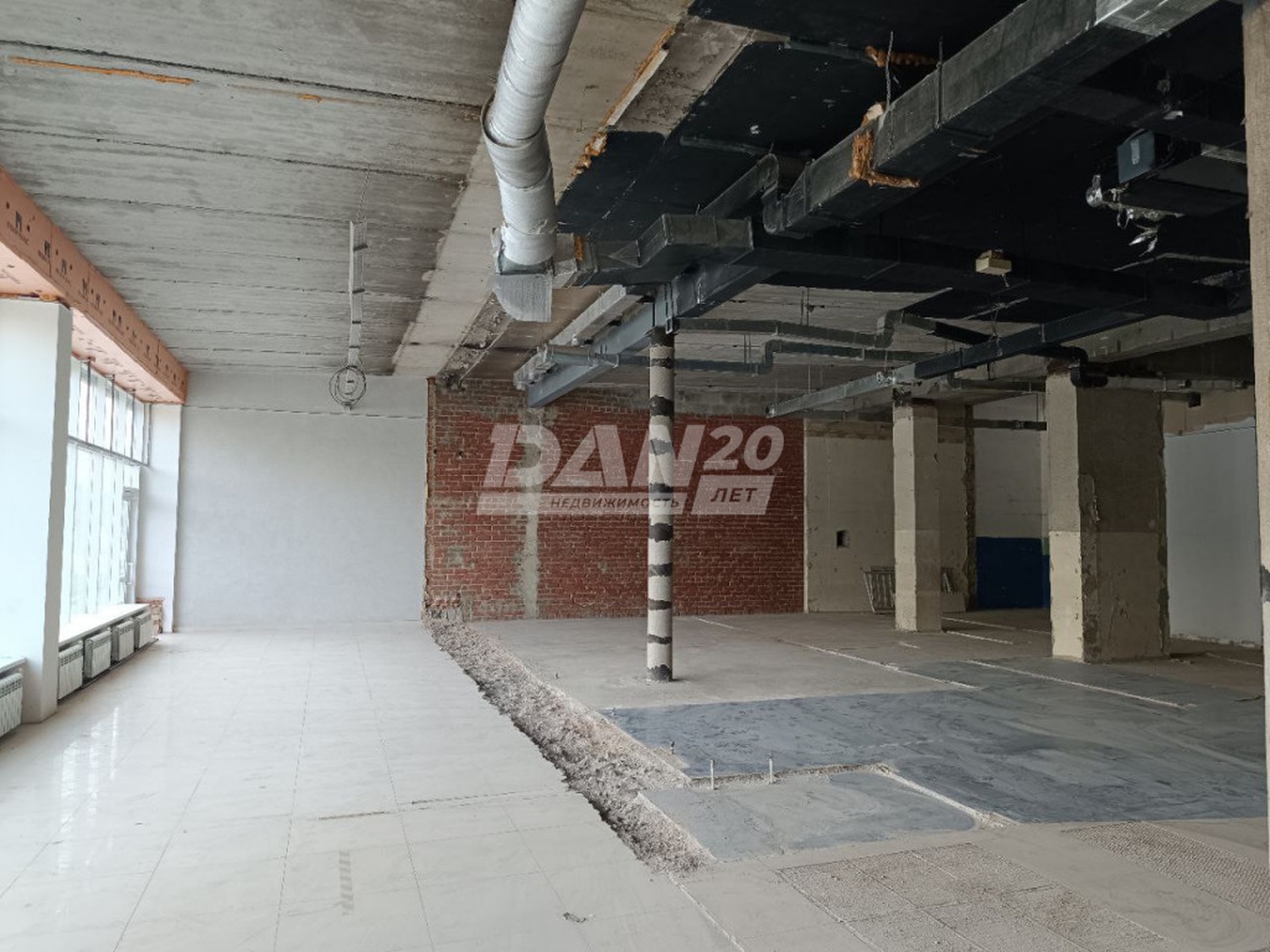 Торговое помещение 296 м²