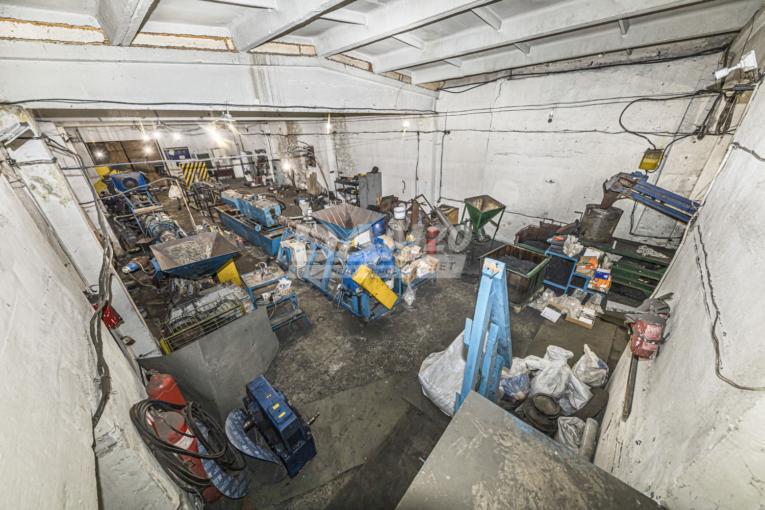 Производственное помещение 940 м²