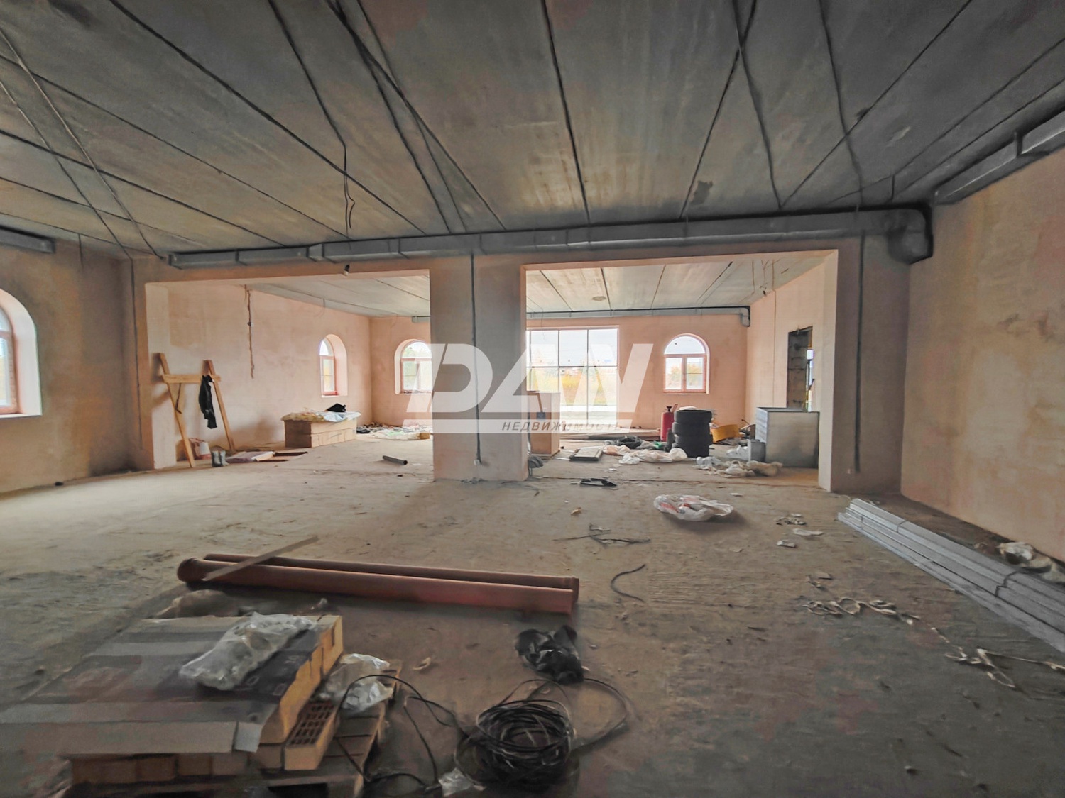 Помещение свободного назначения 694,2 м²